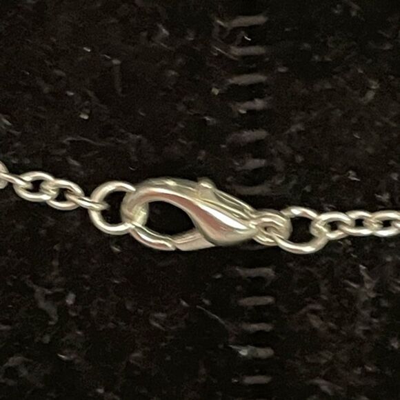 Disney Princess (Moana) 18” silver tone‎ chain necklace with 1.5” oval pendant - Picture 4 of 7